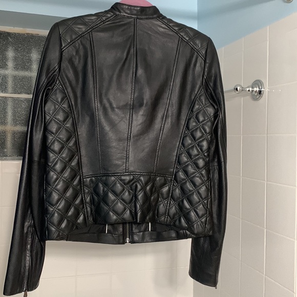 Banana Republic women’s leather jacket in Medium - Picture 10 of 17